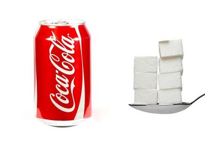 Une canette de 33 cl de Coca-Cola contient 35 g de sucre, soit 7 morceaux