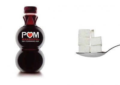 Une bouteille de 19 cl de Pom Wonderful contient 26,6 g de sucre, soit 5,3 morceaux.