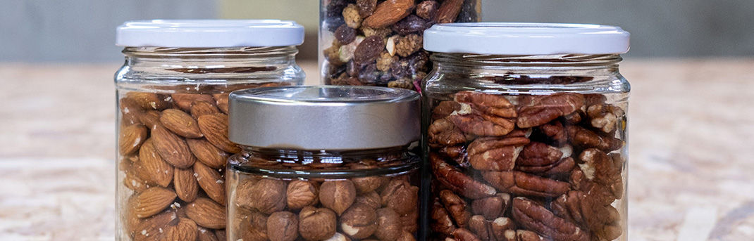 Fruits secs et snacking en bocaux